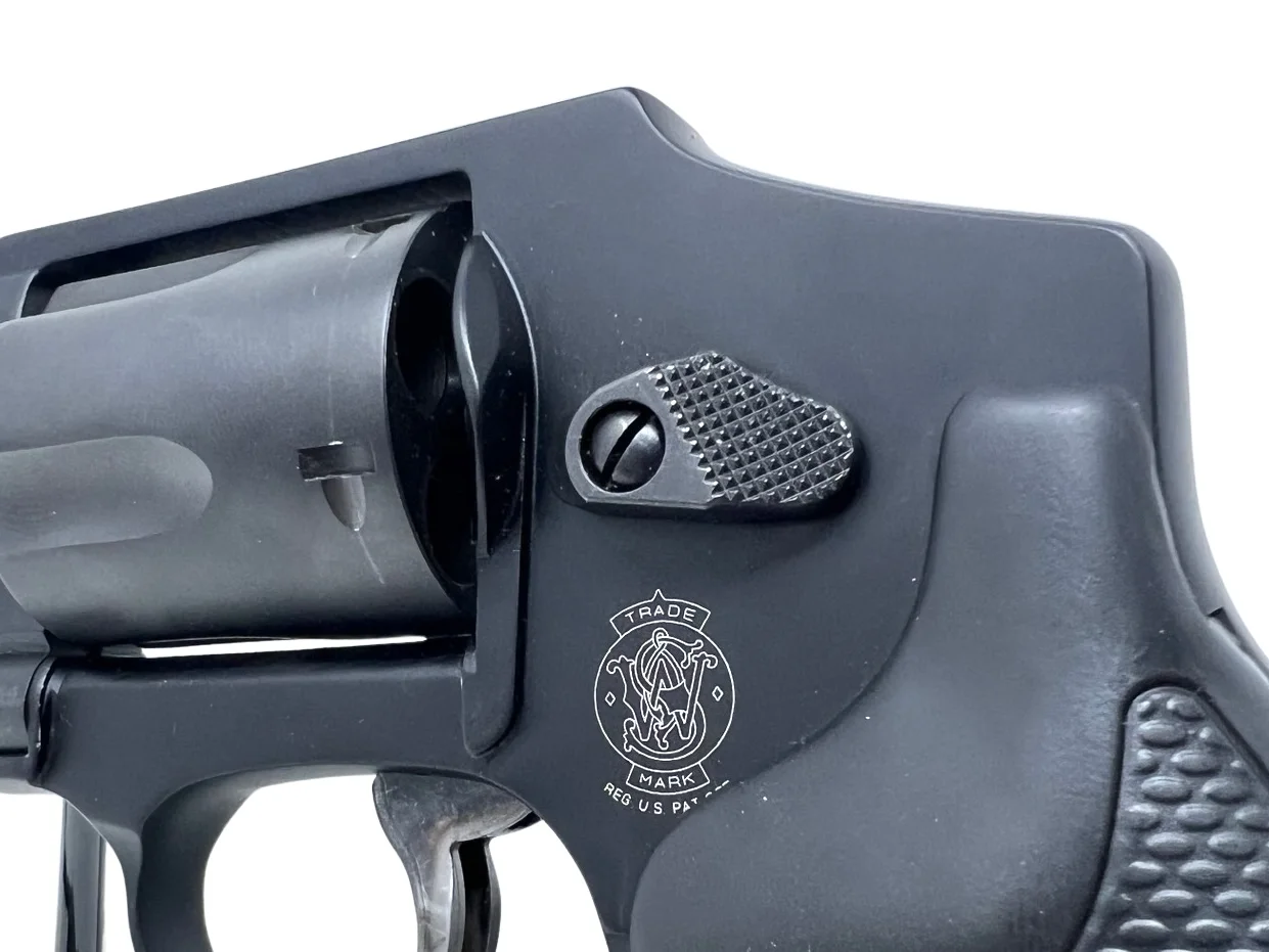 Smith and Wesson 442 Review cylinder latch