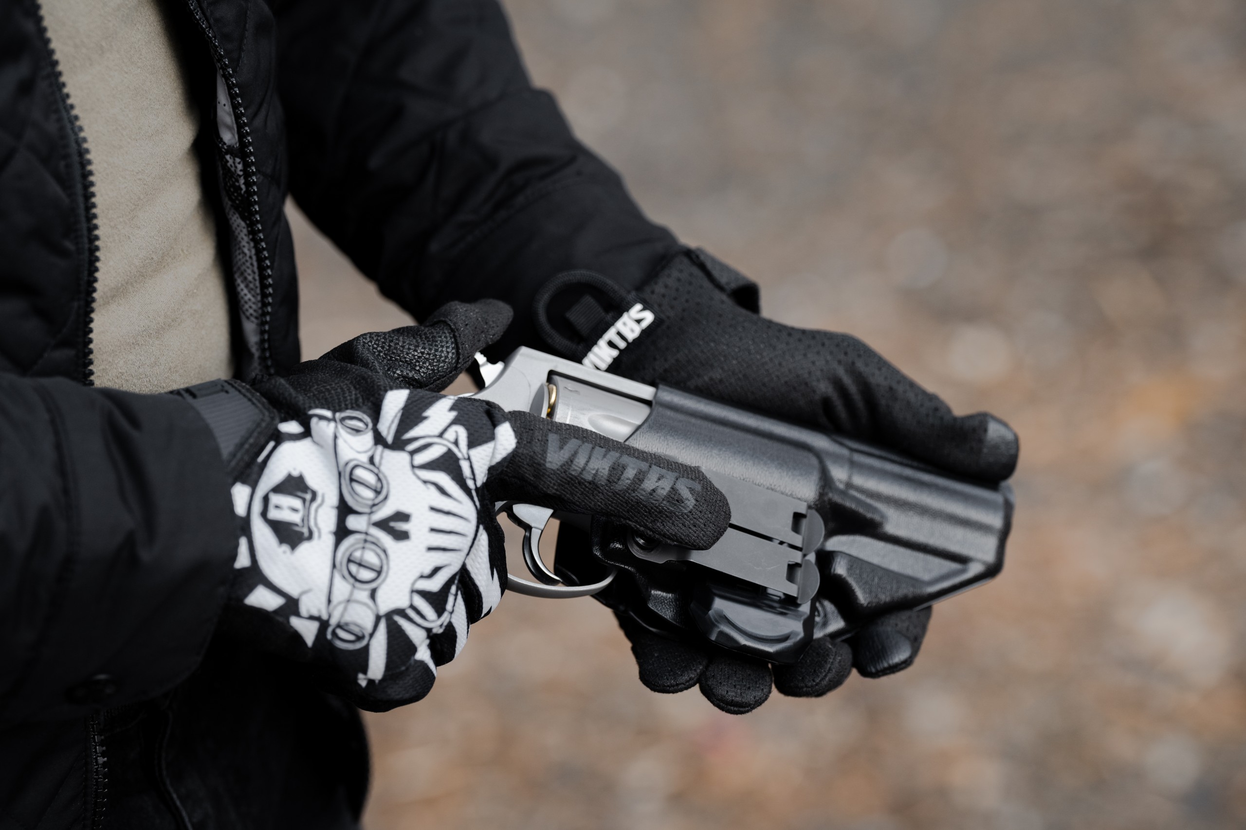 Icon 2.0 Revolver Holster Taurus 856 inserting