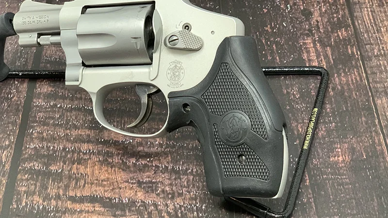 Smith and Wesson 642 Review grip